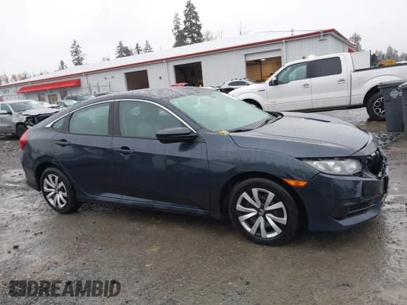 ✅ 2017 Honda Civic LX • VIN: 2HGFC2F57HH542429 • Lot: 43711553. Wystawiony na IAAI z przebiegiem 80 981 mil. Bezpłatny archiwum sprzedaży aukcyjnych z USA i szczegółowy raport historii pojazdu na DreamBid. Zdjęcie 13.
