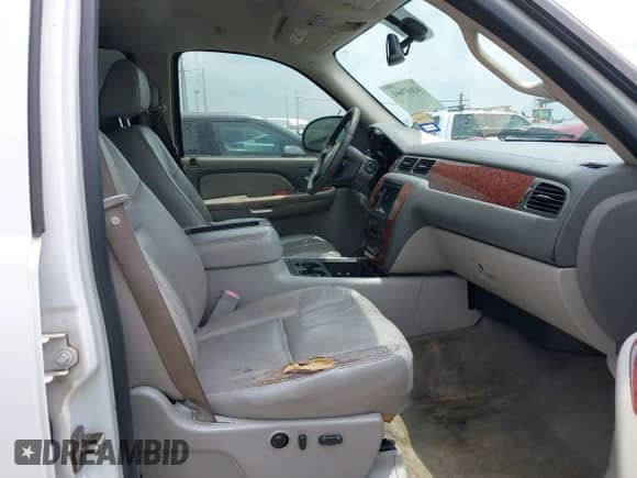 2007 Chevrolet Silverado 1500 1LT z VIN 3GCEK13387G506628, wystawiony jako IAAI lot #42087661 z przebiegiem 270 119 mil mil oraz . Historia ofert i sprzedaży dostępna na DreamBid. Obrazek 5.