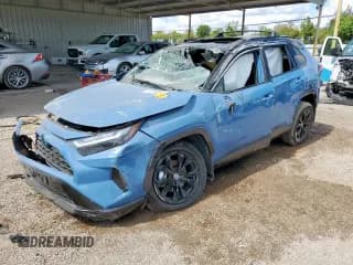 ✅ 2023 Toyota RAV4 Hybrid XSE • VIN: 2T3E6RFV4PW045993 • Lot: 84601215. Wystawiony na Copart z przebiegiem 12 973 mil. Bezpłatny archiwum sprzedaży aukcyjnych z USA i szczegółowy raport historii pojazdu na DreamBid. Zdjęcie 1.
