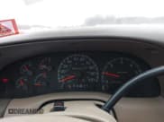 ✅ 1998 Ford Expedition XLT • VIN: 1FMPU18L8WLC40911 • Lot: 43837462. Wystawiony na IAAI z przebiegiem 222 824 mil. Bezpłatny archiwum sprzedaży aukcyjnych z USA i szczegółowy raport historii pojazdu na DreamBid. Zdjęcie 7.