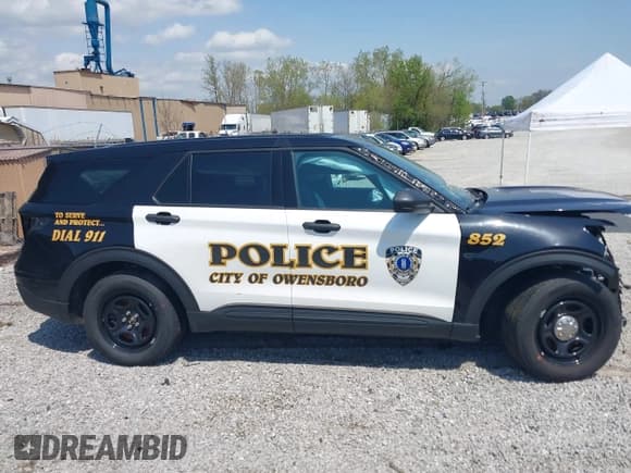 ✅ 2023 Ford Police Interceptor Utility • VIN: 1FM5K8AB3PGB15431 • Лот: 42025617. Опубликован ранее на IAAI с пробегом 9 779 миль. Бесплатный доступ к архиву аукционных продаж из США и подробный отчёт об истории автомобиля на DreamBid. Изображение 13.