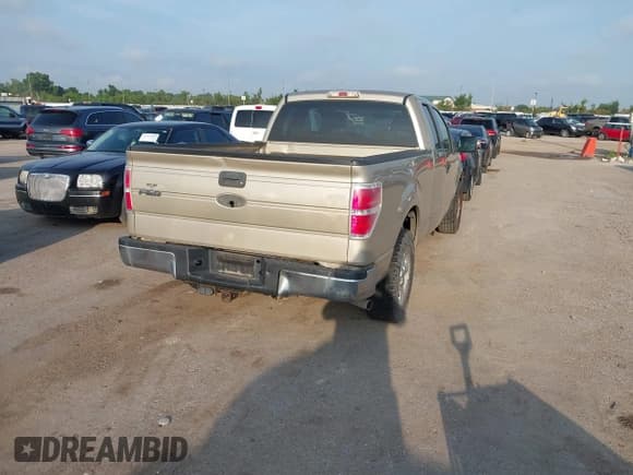 ✅ 2009 Ford F-150 STX • VIN: 1FTRX12819FA17508 • Лот: 42398615. Опубликован ранее на IAAI с пробегом 195 393 миль. Бесплатный доступ к архиву аукционных продаж из США и подробный отчёт об истории автомобиля на DreamBid. Изображение 4.