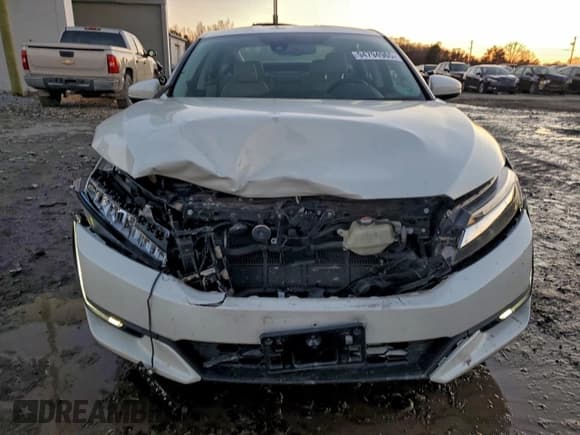 ✅ 2018 Honda Clarity Touring • VIN: JHMZC5F38JC002333 • Lot: 94794965. Listed on Copart with 96,180 mi. Free auction sales archive from the USA and detailed vehicle history report at DreamBid. Image 5.