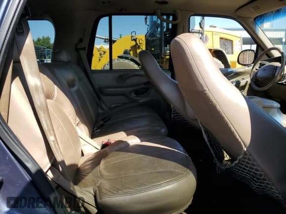 ✅ 1999 Ford Expedition XLT • VIN: 1FMRU17L9XLC34398 • Lot: 70201415. Listed on Copart with 194,479 mi. Free auction sales archive from the USA and detailed vehicle history report at DreamBid. Image 11.