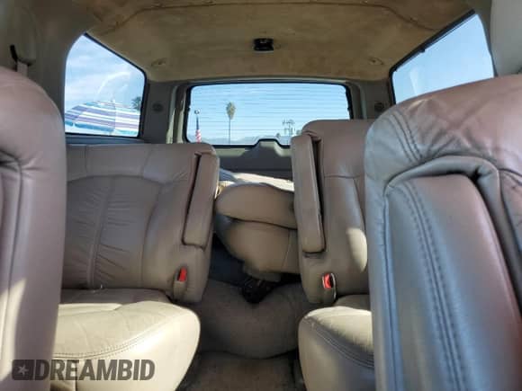 2002 Chevrolet Suburban Z71 с VIN 3GNFK16T02G237847, выставлен на аукционе Copart как лот 85391084 с пробегом 277 509 миль миль и Чистый • Clean title. История ставок и продаж доступна на DreamBid. Изображение 10.