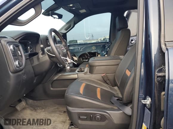 ✅ 2021 GMC Sierra 3500HD AT4 • VIN: 1GT49VEY9MF269605 • Lot: 83110844. Wystawiony na Copart z przebiegiem 13 890 mil. Bezpłatny archiwum sprzedaży aukcyjnych z USA i szczegółowy raport historii pojazdu na DreamBid. Zdjęcie 7.