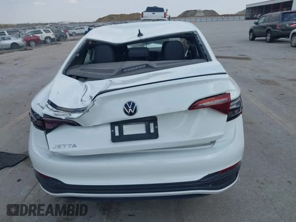 ✅ 2024 Volkswagen Jetta Sport • VIN: 3VWBM7BU0RM050006 • Лот: 43464571. Опубликован ранее на IAAI с пробегом 32 345 миль. Бесплатный доступ к архиву аукционных продаж из США и подробный отчёт об истории автомобиля на DreamBid. Изображение 16.