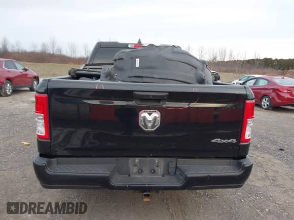 2019 Ram 1500 Tradesman z VIN 1C6SRFCT6KN743475, wystawiony jako IAAI lot #41015557 z przebiegiem 77 435 mil mil oraz . Historia ofert i sprzedaży dostępna na DreamBid. Obrazek 17.