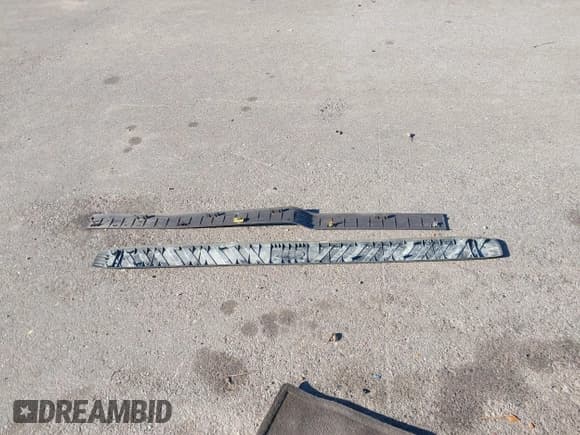 ✅ 2010 Ford F-150 XL • VIN: 1FTFX1EV4AKE16414 • Lot: 43604545. Wystawiony na IAAI z przebiegiem 127 826 mil. Bezpłatny archiwum sprzedaży aukcyjnych z USA i szczegółowy raport historii pojazdu na DreamBid. Zdjęcie 12.