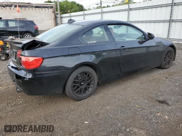 ✅ 2010 BMW 3 Series 335i xDrive • VIN: WBAWC7C55AE270814 • Лот: 81133175. Опубликован ранее на Copart с пробегом 196 452 миль. Бесплатный доступ к архиву аукционных продаж из США и подробный отчёт об истории автомобиля на DreamBid. Изображение 3.