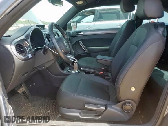 ✅ 2014 Volkswagen Beetle 2.0L TDI w/Sun/Sound/Nav • VIN: 3VWJL7AT2EM634232 • Лот: 64551775. Опубликован ранее на Copart с пробегом Не указан. Бесплатный доступ к архиву аукционных продаж из США и подробный отчёт об истории автомобиля на DreamBid. Изображение 7.