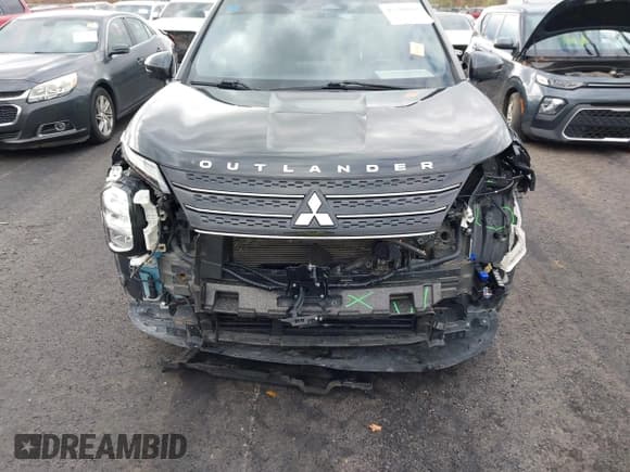 ✅ 2022 Mitsubishi Outlander SEL • VIN: JA4J4VA80NZ028341 • Lot: 43581603. Listed on IAAI with 87,606 mi. Free auction sales archive from the USA and detailed vehicle history report at DreamBid. Image 6.