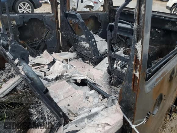 ✅ 2008 Jeep Wrangler Unlimited Sahara • VIN: 1J4GA59178L544357 • Lot: 54785005. Wystawiony na Copart z przebiegiem Nie podano. Bezpłatny archiwum sprzedaży aukcyjnych z USA i szczegółowy raport historii pojazdu na DreamBid. Zdjęcie 10.