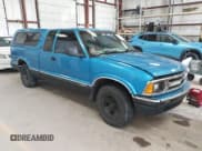 ✅ 1995 Chevrolet S-10 LS • VIN: 1GCCS19Z0S8127527 • Лот: 41876230. Опубликован ранее на IAAI с пробегом 146 733 миль. Бесплатный доступ к архиву аукционных продаж из США и подробный отчёт об истории автомобиля на DreamBid. Изображение 1.
