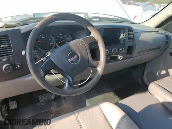 ✅ 2011 GMC Sierra 1500 Work Truck • VIN: 1GTN1TEX1BZ257144 • Лот: 93605955. Опубликован ранее на Copart с пробегом 233 093 миль. Бесплатный доступ к архиву аукционных продаж из США и подробный отчёт об истории автомобиля на DreamBid. Изображение 8.