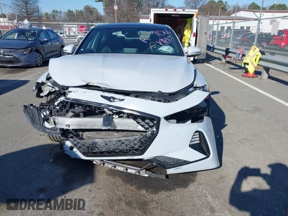 ✅ 2020 Genesis G70 3.3T • VIN: KMTG34LE6LU047066 • Lot: 41488910. Wystawiony na IAAI z przebiegiem 29 031 mil. Bezpłatny archiwum sprzedaży aukcyjnych z USA i szczegółowy raport historii pojazdu na DreamBid. Zdjęcie 12.