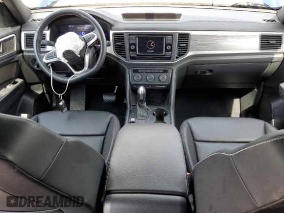 ✅ 2023 Volkswagen Atlas SE • VIN: 1V2LC2CA0PC218015 • Lot: 57940744. Listed on Copart with 18,021 mi. Free auction sales archive from the USA and detailed vehicle history report at DreamBid. Image 8.