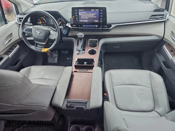 ✅ 2022 Toyota Sienna XLE • VIN: 5TDYRKEC6NS096728 • Lot: 94351285. Listed on Copart with 151,933 mi. Free auction sales archive from the USA and detailed vehicle history report at DreamBid. Image 8.