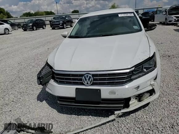 ✅ 2016 Volkswagen Passat S • VIN: 1VWAT7A34GC056459 • Лот: 71258135. Опубликован ранее на Copart с пробегом 178 011 миль. Бесплатный доступ к архиву аукционных продаж из США и подробный отчёт об истории автомобиля на DreamBid. Изображение 14.