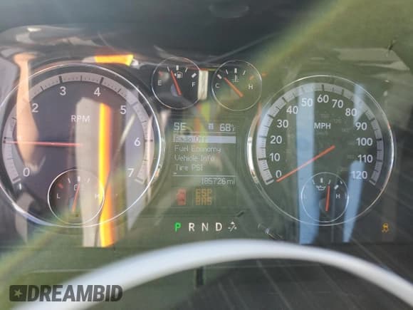 ✅ 2010 Dodge 1500 SLT • VIN: 1D7RB1GT6AS208015 • Lot: 45775735. Wystawiony na Copart z przebiegiem 185 726 mil. Bezpłatny archiwum sprzedaży aukcyjnych z USA i szczegółowy raport historii pojazdu na DreamBid. Zdjęcie 9.