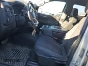 ✅ 2019 Chevrolet Silverado 1500 Custom • VIN: 1GCRYBEH2KZ266659 • Lot: 50684955. Wystawiony na Copart z przebiegiem 110 595 mil. Bezpłatny archiwum sprzedaży aukcyjnych z USA i szczegółowy raport historii pojazdu na DreamBid. Zdjęcie 7.