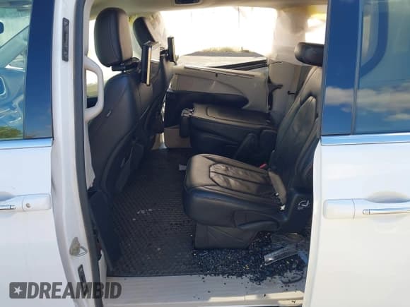 ✅ 2020 Chrysler Pacifica Touring L • VIN: 2C4RC1BG7LR280153 • Лот: 43568186. Опубликован ранее на IAAI с пробегом Не указан. Бесплатный доступ к архиву аукционных продаж из США и подробный отчёт об истории автомобиля на DreamBid. Изображение 8.