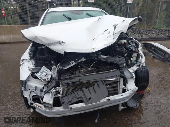 ✅ 2013 Chevrolet Cruze LS • VIN: 1G1PA5SG5D7293757 • Lot: 43527179. Listed on IAAI with 185,139 mi. Free auction sales archive from the USA and detailed vehicle history report at DreamBid. Image 6.