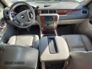 ✅ 2009 Chevrolet Suburban LTZ • VIN: 1GNFK36339R293786 • Lot: 92872055. Wystawiony na Copart z przebiegiem 212 006 mil. Bezpłatny archiwum sprzedaży aukcyjnych z USA i szczegółowy raport historii pojazdu na DreamBid. Zdjęcie 8.