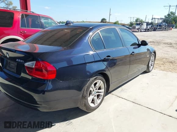 ✅ 2008 BMW 3 Series 328i • VIN: WBAVA37558NL53576 • Lot: 43862760. Listed on IAAI with 204,913 mi. Free auction sales archive from the USA and detailed vehicle history report at DreamBid. Image 4.