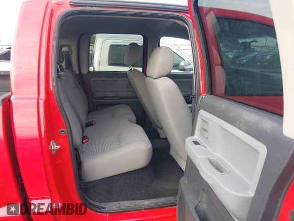 ✅ 2008 Dodge Dakota SLT • VIN: 1D7HW48N28S507657 • Lot: 43570001. Wystawiony na IAAI z przebiegiem 112 784 mil mil. Skorzystaj z bezpłatnego archiwum sprzedaży aukcyjnych z USA i zobacz szczegółowy raport historii pojazdu na DreamBid. Zdjęcie 8.