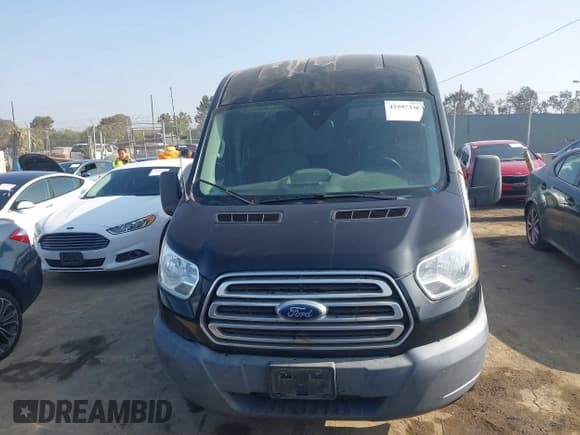 ✅ 2016 Ford Transit XL • VIN: 1FMZK1CM3GKB31942 • Lot: 42597336. Wystawiony na IAAI z przebiegiem 122 167 mil. Bezpłatny archiwum sprzedaży aukcyjnych z USA i szczegółowy raport historii pojazdu na DreamBid. Zdjęcie 12.