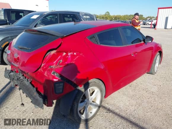 2013 Hyundai Veloster w/Black Int с VIN KMHTC6AD9DU093846, выставлен на аукционе IAAI как лот 43617895 с пробегом 179 710 миль миль и . История ставок и продаж доступна на DreamBid. Изображение 4.