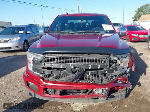 ✅ 2018 Ford F-150 XLT • VIN: 1FTEW1CG0JFB09074 • Lot: 42028096. Wystawiony na IAAI z przebiegiem 200 080 mil. Bezpłatny archiwum sprzedaży aukcyjnych z USA i szczegółowy raport historii pojazdu na DreamBid. Zdjęcie 12.