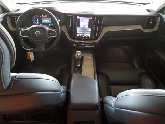 ✅ 2022 Volvo XC60 Inscription • VIN: YV4H60DL2N1052377 • Lot: 67551655. Wystawiony na Copart z przebiegiem 65 427 mil. Bezpłatny archiwum sprzedaży aukcyjnych z USA i szczegółowy raport historii pojazdu na DreamBid. Zdjęcie 8.