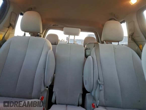✅ 2014 Toyota Sienna LE • VIN: 5TDKK3DC0ES411900 • Lot: 94628925. Listed on Copart with 219,271 mi. Free auction sales archive from the USA and detailed vehicle history report at DreamBid. Image 10.