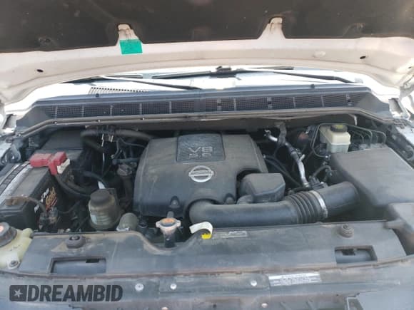 ✅ 2014 Nissan Armada SV • VIN: 5N1AA0NC9EN605130 • Лот: 62556195. Опубликован ранее на Copart с пробегом 137 548 миль. Бесплатный доступ к архиву аукционных продаж из США и подробный отчёт об истории автомобиля на DreamBid. Изображение 12.