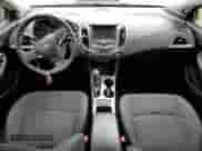 2019 Chevrolet Cruze LT с VIN 1G1BE5SM1K7131139, выставлен на аукционе Copart как лот 63574142 с пробегом 32 906 миль миль и . История ставок и продаж доступна на DreamBid. Изображение 9.