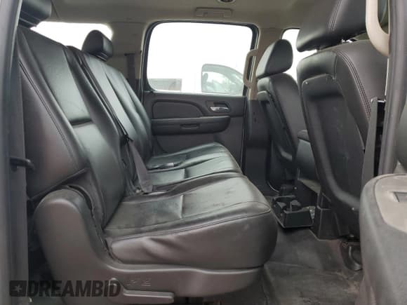 ✅ 2009 Chevrolet Suburban LS • VIN: 1GNFC16J39R259654 • Лот: 90142205. Опубликован ранее на Copart с пробегом 134 086 миль. Бесплатный доступ к архиву аукционных продаж из США и подробный отчёт об истории автомобиля на DreamBid. Изображение 11.