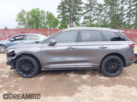 ✅ 2021 Lincoln Corsair Reserve • VIN: 5LMCJ2C9XMUL01785 • Lot: 41895615. Listed on IAAI with 53,402 mi. Free auction sales archive from the USA and detailed vehicle history report at DreamBid. Image 15.