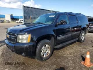 2013 Chevrolet Suburban LT with VIN 1GNSKJE79DR235536, listed as a Copart auction lot 41865805 with 231,576 mi miles and Clean title. Bid and sale history available at DreamBid. Image 1.