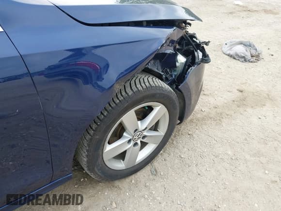 ✅ 2014 Volkswagen Jetta TDI w/Premium/Nav • VIN: 3VWLL7AJ8EM266890 • Lot: 42473906. Listed on IAAI with 146,306 mi. Free auction sales archive from the USA and detailed vehicle history report at DreamBid. Image 14.