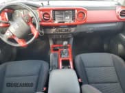 ✅ 2021 Toyota Tacoma SR5 • VIN: 3TMBZ5DN4MM031059 • Lot: 90436935. Wystawiony na Copart z przebiegiem 41 939 mil. Bezpłatny archiwum sprzedaży aukcyjnych z USA i szczegółowy raport historii pojazdu na DreamBid. Zdjęcie 8.