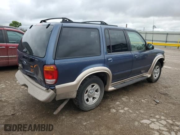✅ 2000 Ford Explorer Eddie Bauer • VIN: 1FMZU74E5YZA26011 • Lot: 59954945. Wystawiony na Copart z przebiegiem 283 681 mil. Bezpłatny archiwum sprzedaży aukcyjnych z USA i szczegółowy raport historii pojazdu na DreamBid. Zdjęcie 3.