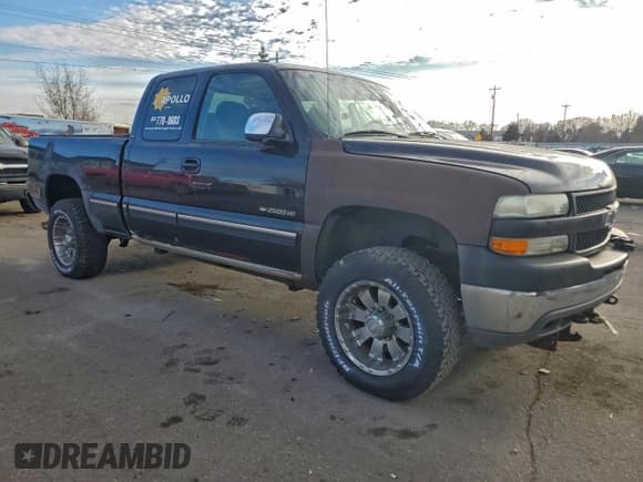 ✅ 2002 Chevrolet Silverado 2500HD LS • VIN: 1GCHK29U32Z235943 • Lot: 93919615. Wystawiony na Copart z przebiegiem 158 815 mil. Bezpłatny archiwum sprzedaży aukcyjnych z USA i szczegółowy raport historii pojazdu na DreamBid. Zdjęcie 4.
