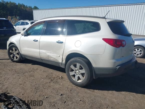 ✅ 2012 Chevrolet Traverse 2LT • VIN: 1GNKVJED3CJ341815 • Lot: 43411256. Wystawiony na IAAI z przebiegiem 166 483 mil. Bezpłatny archiwum sprzedaży aukcyjnych z USA i szczegółowy raport historii pojazdu na DreamBid. Zdjęcie 3.