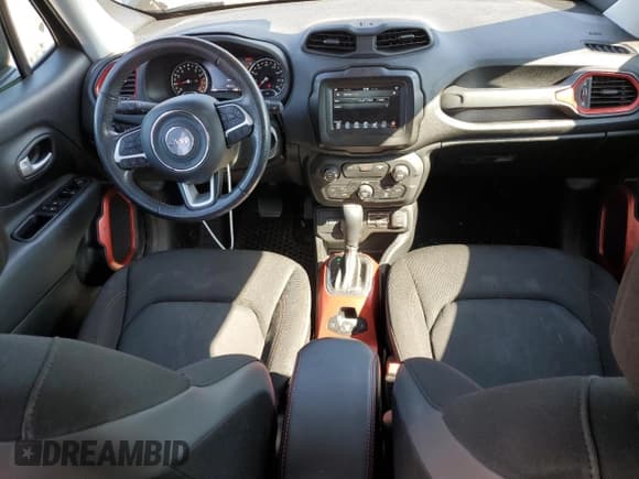✅ 2019 Jeep Renegade Trailhawk • VIN: ZACNJBC19KPK71832 • Lot: 81636315. Wystawiony na Copart z przebiegiem 39 815 mil. Bezpłatny archiwum sprzedaży aukcyjnych z USA i szczegółowy raport historii pojazdu na DreamBid. Zdjęcie 8.