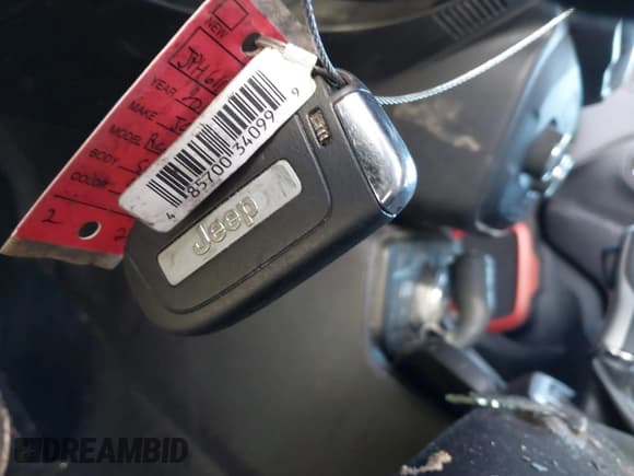 ✅ 2018 Jeep Renegade Sport • VIN: ZACCJBAB8JPH61103 • Lot: 41366723. Wystawiony na IAAI z przebiegiem Nie podano. Bezpłatny archiwum sprzedaży aukcyjnych z USA i szczegółowy raport historii pojazdu na DreamBid. Zdjęcie 11.