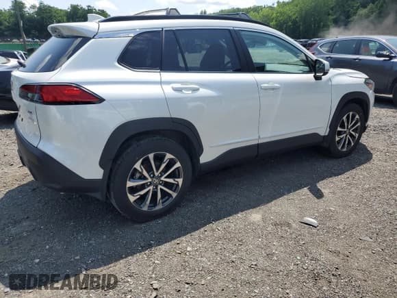 ✅ 2023 Toyota Corolla Cross XLE • VIN: 7MUDAABGXPV060797 • Лот: 62110665. Опубликован ранее на Copart с пробегом 18 293 миль. Бесплатный доступ к архиву аукционных продаж из США и подробный отчёт об истории автомобиля на DreamBid. Изображение 3.