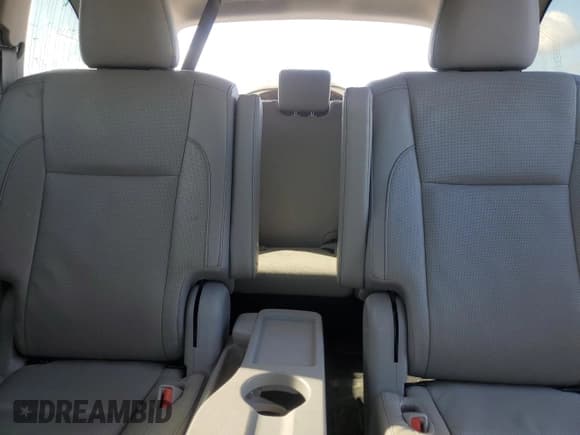 ✅ 2019 Toyota Highlander Hybrid Limited • VIN: 5TDDGRFH6KS077924 • Lot: 91927365. Wystawiony na Copart z przebiegiem 63 041 mil. Bezpłatny archiwum sprzedaży aukcyjnych z USA i szczegółowy raport historii pojazdu na DreamBid. Zdjęcie 10.