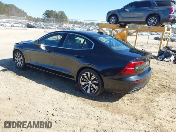 ✅ 2019 Volvo S60 Inscription • VIN: 7JRA22TL9KG004060 • Lot: 43532540. Listed on IAAI with 70,172 mi. Free auction sales archive from the USA and detailed vehicle history report at DreamBid. Image 3.